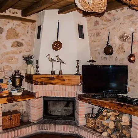 La Fuente Del Poval Caballar